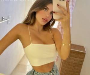 El 15 de abril, los servicios de emergencia respondieron a una llamada al 911 procedente de un departamento en la colonia Polanco, en Ciudad de México. Al llegar, encontraron el cuerpo de Carolina Flores, exreina de belleza de 27 años, con una herida de bala en la cabeza.