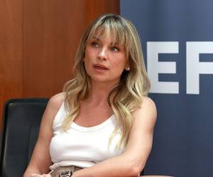 La cinta profundiza en las conversaciones incómodas que muchas parejas evitan y en el complejo despertar sexual de una mujer adulta y madre de familia.