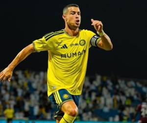 Cristiano Ronaldo anota gol de 'espaldinha' en victoria del Al-Nassr y se acerca a los mil