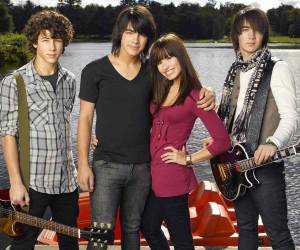 La nostalgia de Disney Channel está oficialmente de regreso.