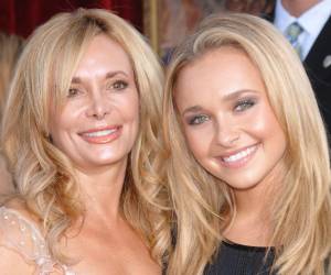 La madre de Hayden Panettiere ha ofrecido sus primeras declaraciones tras la muerte de la actriz y ha cuestionado la presencia de Brian Hickerson junto a ella en sus últimas horas.