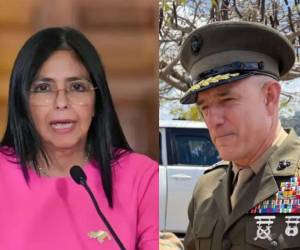 El general Francis Donovan, jefe del Comando Sur de EE UU., junto a la presidenta interina Delcy Rodríguez durante la reunión.