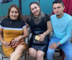 Horrorosa y estremecedora fue la escena encontrada en la vivienda donde una familia fue víctima de una masacre en la residencial Centroamérica, en Tegucigalpa, entre ellos un menor de apenas 13 años de edad.