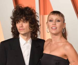 Miley Cyrus compartió abiertamente los detalles de su reciente compromiso con Maxx Morando, confirmando la noticia que circulaba desde inicios de noviembre.