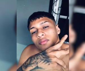 Nuevas revelaciones han salido con relación a la muerte de un joven tiktoker en Potrerillos, Cortés. La Policía Nacional informó que el muchacho tenía cuentas pendientes con la justicia. Esto es lo que se informa.