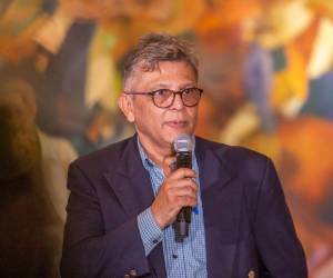 Fernando Lobo, jefe de la Comisión Administradora de Petróleo (CAP), dio a conocer en Casa Presidencial que hay abastecimiento de combustible hasta para unas tres semanas.