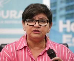 La exfuncionaria atribuyó que la saturación del Hospital Escuela se debe al cierre de quirófanos, atención primaria en otros hospitales públicos, despido de médicos, entre otros factores.