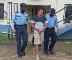 Elementos policiales capturaron al supuesto cabecilla de la banda “El Cabeza” acusado de sicariato y robo de vehiculos.