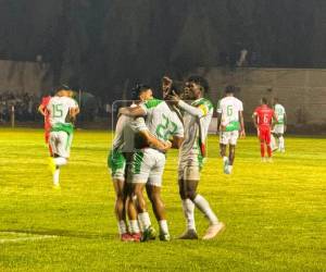 Honduras está sorprendiendo al Estrella Roja y logrando el ascenso.