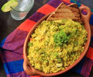 Arroz con pollo, una receta casera y completa, una alternativa para el menú familiar.