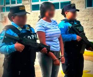 La mujer fue capturada por equipos de la Dirección Policial de Investigaciones (DPI) en atención a una orden emitida por los juzgados de lo Penal de la ciudad de Danlí, El Paraíso.