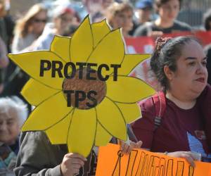 Miles de migrantes quedan a la deriva con la terminación del TPS.