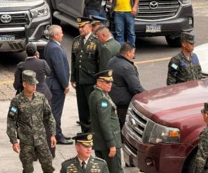 En la reunión de la Comisión Permanente del Congreso Nacional y la Junta de Comandantes de las FF AA se descartaron los ascensos.