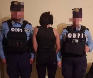 Luego de realizar la recuperación de la niña, fue llevada a las instalaciones de la Secretaría de Niñez, Adolescencia y Familia (Senaf).