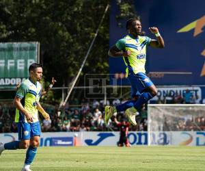 Imágenes del desarrollo del partido.