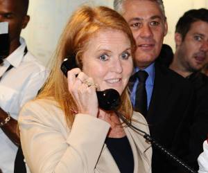 Sarah Ferguson prepara su regreso al Reino Unido después de pasar varios meses fuera del país y alejada de la vida pública, según informaciones publicadas por medios británicos y confirmadas posteriormente por la prensa estadounidense.