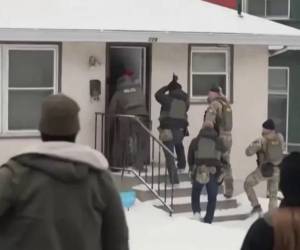 Los agentes de ICE también han reducido las detenciones hechas en los tribunales de inmigración, tras un cambio en la política.