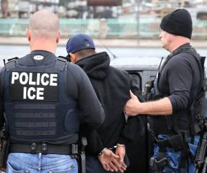 El ICE publicó fotografías de cuatro detenidos, incluyendo un mexicano culpable de fraude.