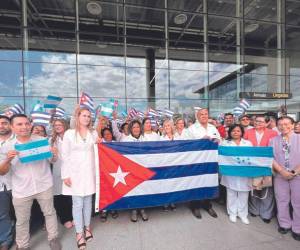 La brigada de especialistas cubanos estará en el país durante dos años, mismos que pueden prolongarse.