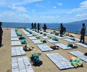 Incautan más de tonelada y media de cocaína y detienen a cuatro en el Caribe.