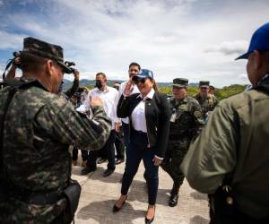 “Voy a repotenciar la Fuerza Aérea Hondureña y a los integrantes de esta institución, les reitero nuestro beneplácito saludo por los logros alcanzados”, dijo Castro.