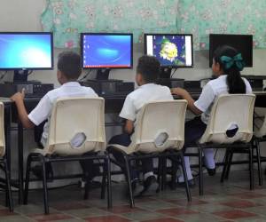 Se estima que al menos el 7% de los más de 17,500 centros educativos cuentan con acceso a internet.
