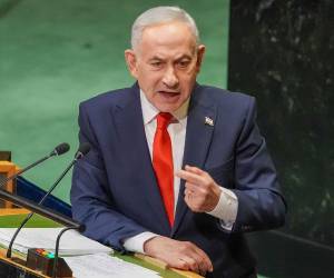 Si hay más cobardes morales que se quieran ir de la sala, que lo hagan ahora, dijo el propio Netanyahu antes de comenzar su discurso.