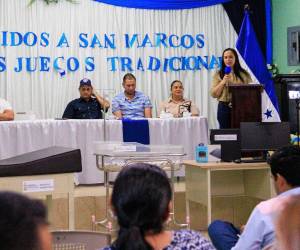 La titular de la Sedesol, Fátima Juárez, se desplazó a varios municipios de los departamentos de Santa Bárbara, Copán y Ocotepeque, para realizar las entregas de los equipos médicos y tecnológicos.