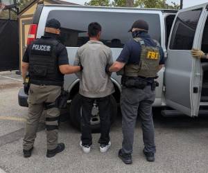 Los núcleos familiares y adultos que emprendieron el extenso viaje migratorio en solitario son los más afectados por las detenciones y deportaciones