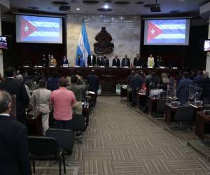 La presidenta de Honduras, Xiomara Castro, y la bancada de Libre imponen ingreso del país a la CAF sin importar que hasta el martes el CN lo ratificará o no.