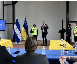La Alcaldía capitalina explora acuerdos con autoridades de Florida para capacitar a los agentes y fortalecer las operaciones de la Policía Municipal.