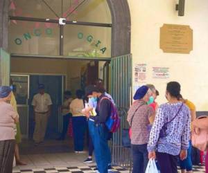 Las pacientes están llegando en etapas avanzadas de la enfermedad, por lo que los médicos hacen un llamado a que acudan tempranamente.