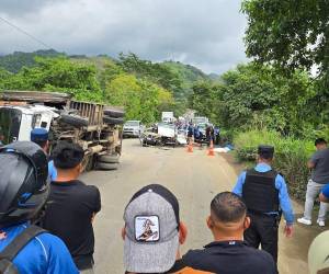 La esposa del fallecido, embaraza, resultó con heridas graves y fue trasladada a un centro médico.