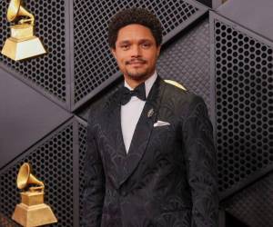 Trevor Noah mencionó durante la gala que Trump buscaba comprar Groenlandia porque ya no tenía la isla de Epstein.