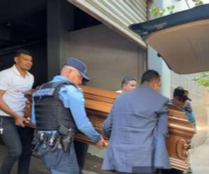 Según se informó, el hecho violento ocurrió mientras Hernández atendía una denuncia ciudadana en el sector de la colonia Lomas #2.