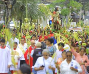 Este domingo 29 de marzo dio inicio la Semana Santa 2026 con la celebración del Domingo de Ramos en todo Honduras. La zona norte no se quedó atrás y salió a las calles con profunda alegría para celebrar la entrada triunfal de Jesús a Jerusalén.