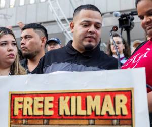 Fotografía de archivo del 25 de agosto de 2025 de Kilmar Abrego Garcia junto a su esposa Jennifer Vásquez Sura en Baltimore, Maryland (Estados Unidos).