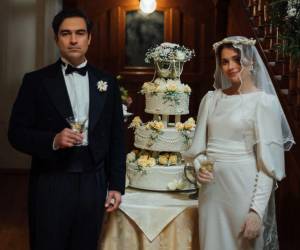 Alfonso Herrera (Esteban Trueba), Nicole Wallace (Clara del Valle joven) y Dolores Fonzi (Clara adulta), son parte del elenco principal de esta adaptación para streaming.