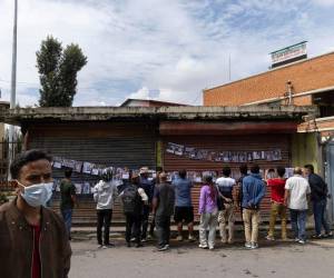 Nepal suma más de 600 muertos y más de tres mil personas desaparecidas. Sus familiares los buscan desesperadamente.