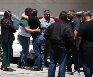 Familiares cercanos, amigos y vecinos de la colonia Torocagua acompañaron a las familias en el velatorio de los cuerpos de Rita Zelaya, Javier Deras, Dilma Rodríguez, Mirna Álvarez y Orestila Castellanos.