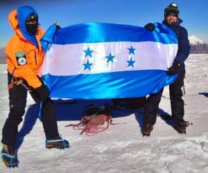 Rosibel Cruz y su esposo Marlon Romero logran histórica ascensión en Sudamérica.