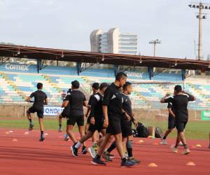 La demanda deportiva en la capital aumenta, pero la Villa Olímpica continúa siendo el único complejo que recibe a atletas, equipos y ciudadanos.