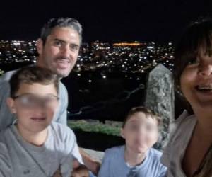 Un hombre mató a su esposa, ahogó a sus dos pequeños en una zanja y luego se quitó la vida, lanzándose debajo de un camión a inmediaciones de Tres Arroyos, un pueblo de la provincia de Buenos Aires, en Argentina.