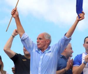 El pueblo hondureño derrotó a la candidatura de izquierda, apoyada por (el expresidente de Honduras Manuel) Zelaya, dijo Eduardo.