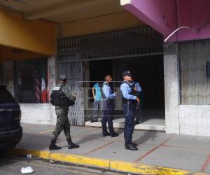 El atacante entró al edificio donde operaba el bufete legal y, al ver a su víctima, le disparó en reiteradas ocasiones y posteriormente huyó del lugar.