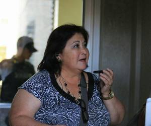 Con más de tres décadas de experiencia en los medios de comunicación, Lucía Alvarado Alonzo ha construido una carrera sólida, principalmente en el ámbito radial, lo que hoy le permite ser galardonada con este premio en el ejercicio periodístico.