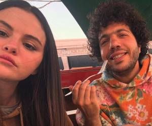 Durante una grabación del podcast de Goop celebrada este martes en West Hollywood, el productor musical Benny Blanco ofreció un retrato poco convencional de los hábitos alimenticios de su esposa, Selena Gómez.