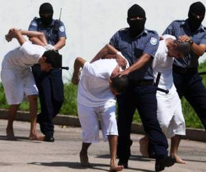 El estado de excepción para combatir a las pandillas en El Salvador ha desatado muchas críticas desde Estados Unidos.