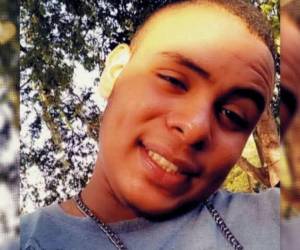 Jostin Sandres fue atacado por desconocidos a bordo de una motocicleta y murió a pocos metros de su casa.