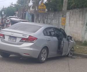 Las víctimas iban a bordo de este vehículo tipo turismo.